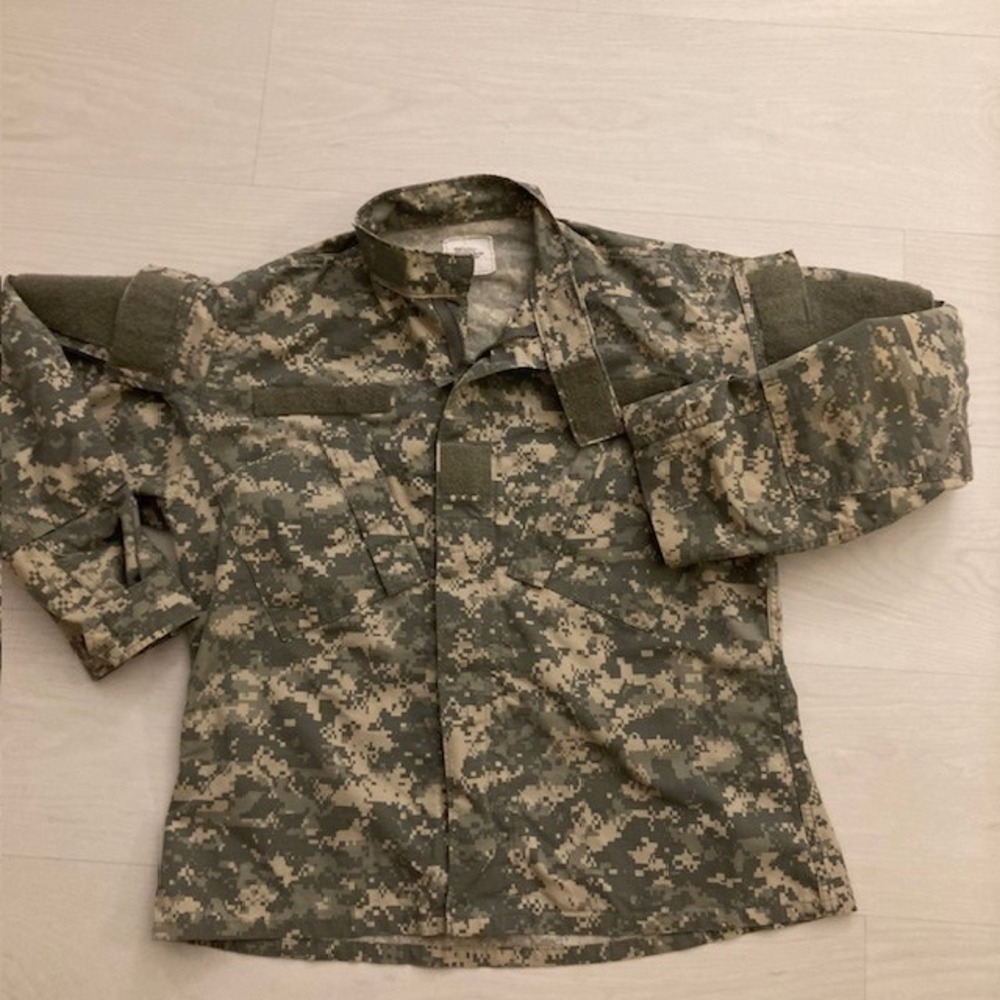 Army Combat Jacket Full Zip Mock Neck Very Good Condition M 23 x 26